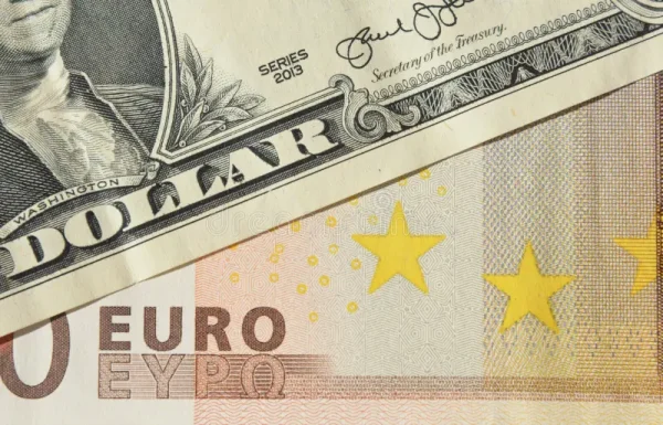 Dollar Holds Strong, EUR/USD Faces Pressure: Election Focus