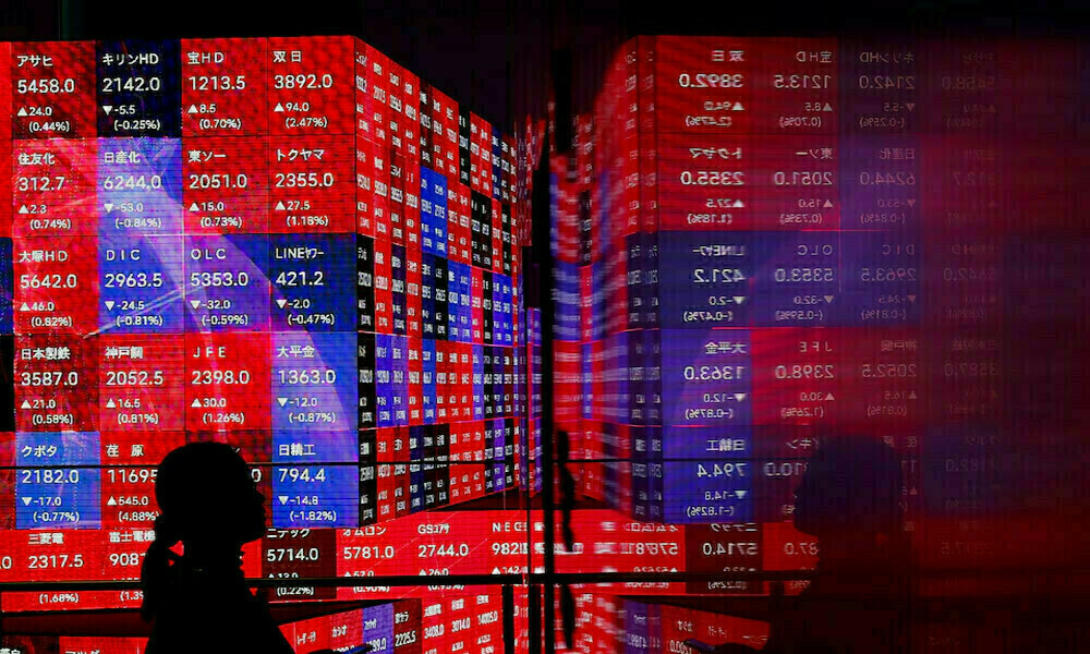 Rate Cuts and Trade Tensions Weigh on Asian Stocks