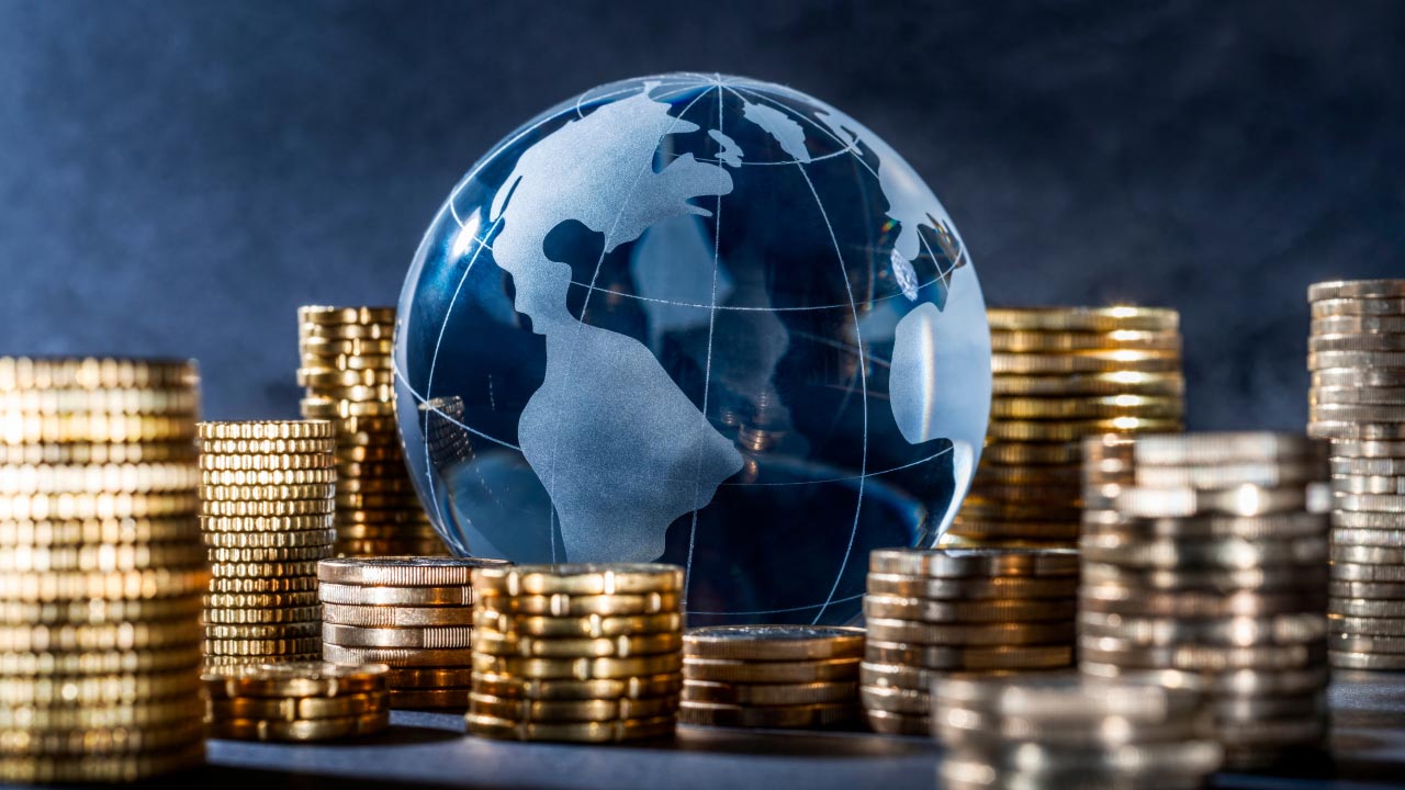 Global Markets React to Central Banks and Trade Risks